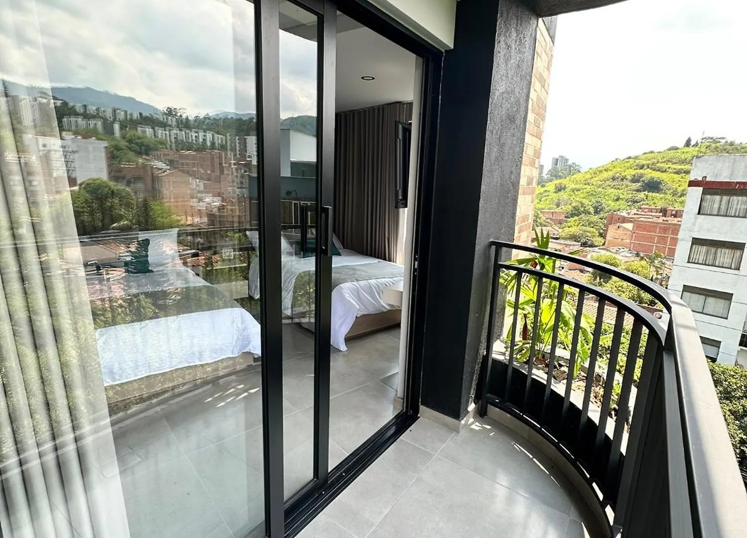Hotel Living 35 Suites Piso 8 Vip Medellin Colombia