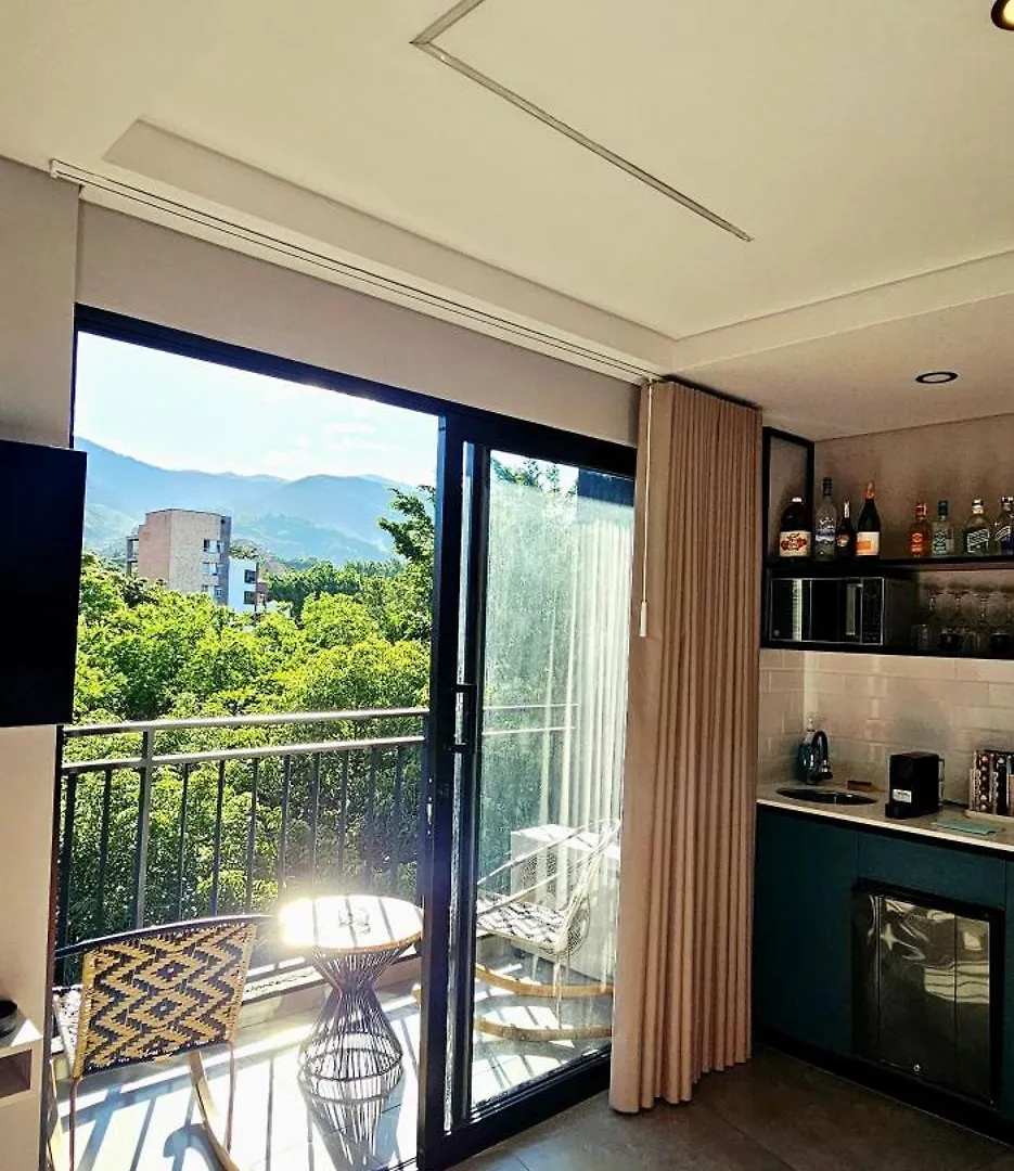 Hotel Living 35 Suites Piso 8 Vip ميديلين كولومبيا