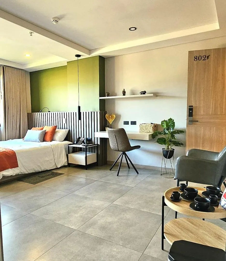 Hotel Living 35 Suites Piso 8 Vip ميديلين